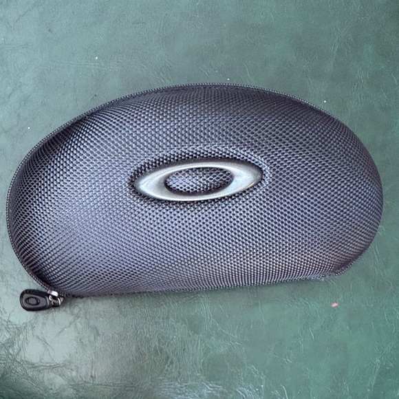 Oakley Textured Black Eyewear Case - Picture 1 of 5